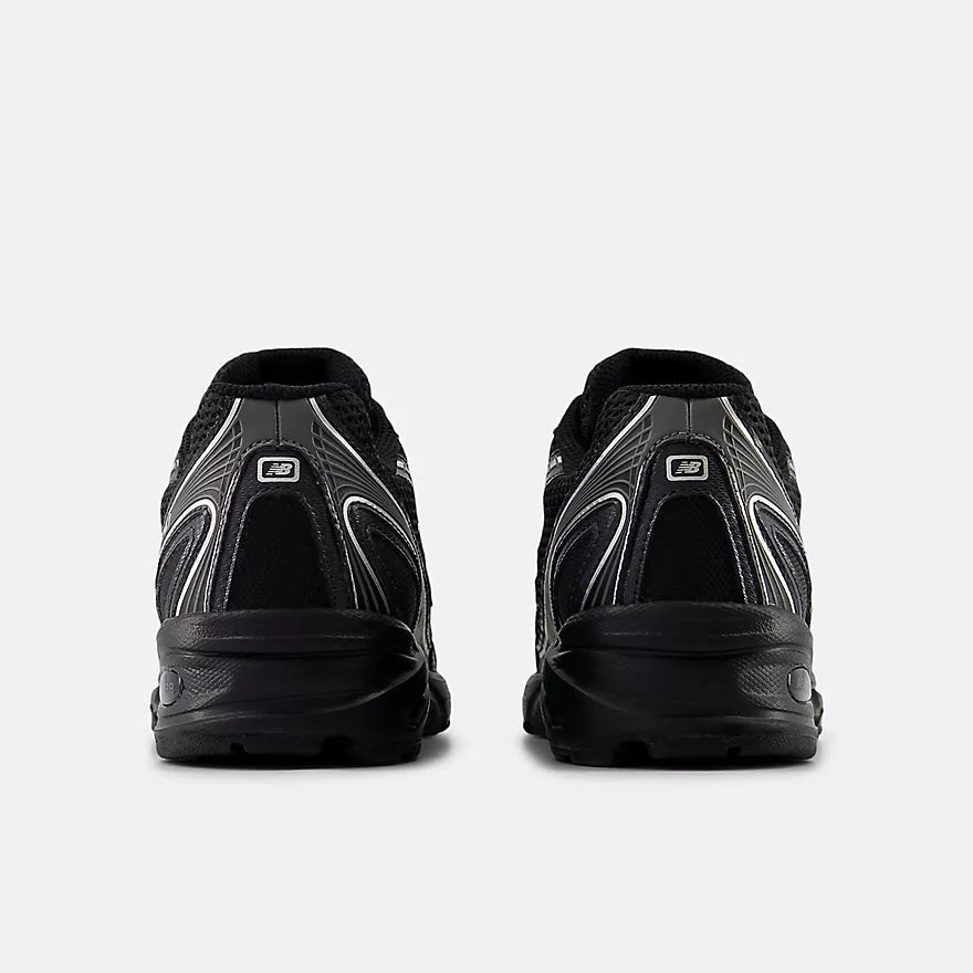 New Balance 740-Black with silver metallic